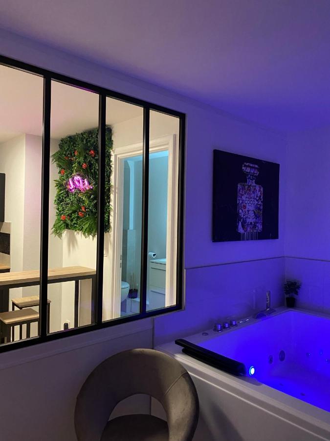 L'apparte Black Superbe Pop ! Apartment Besançon